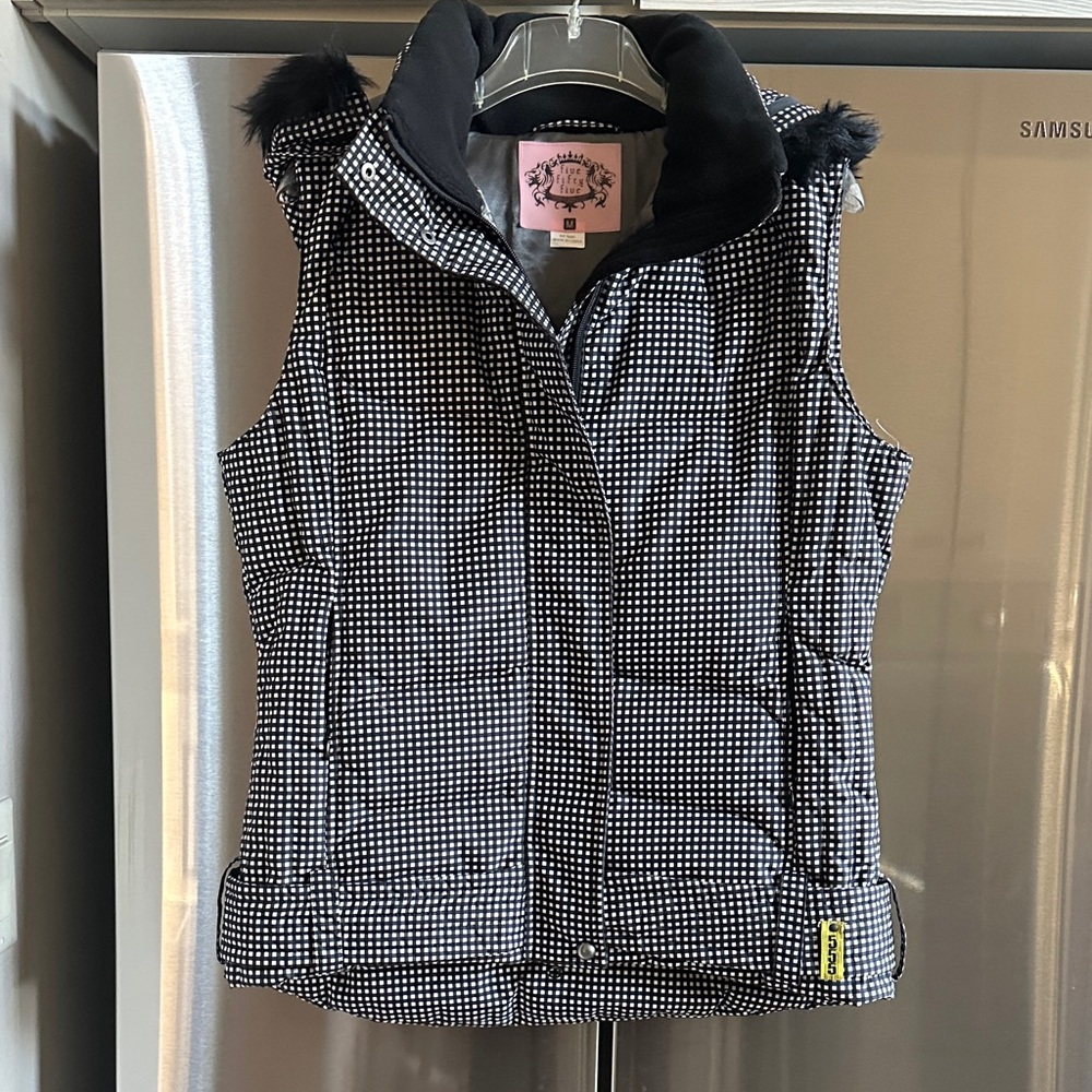 NWOT Down Puffer Vest Black and White Checkered with removable fur hood